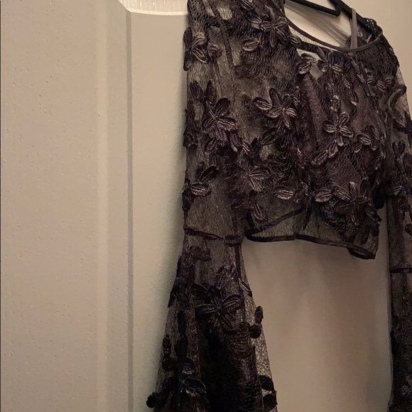 This is a top from Revolve Clothing  ;) - Picture 4 of 4